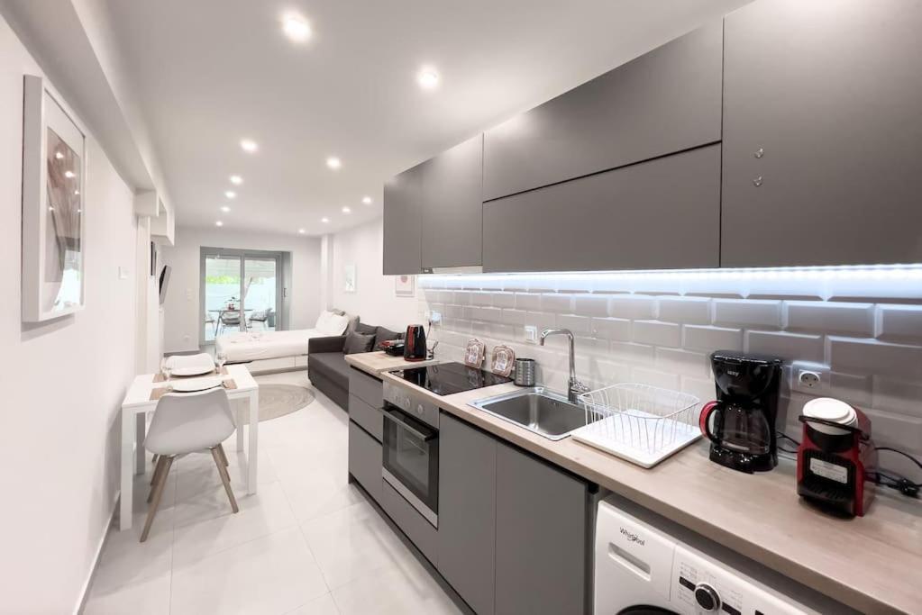 Luxury Studio With Garden Next To Acropolis Athens Luaran gambar